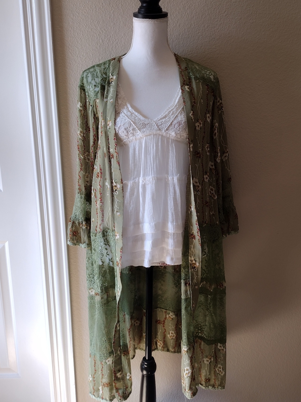 NWOT POL Olive Green Lace Embroidered Floral Duster
